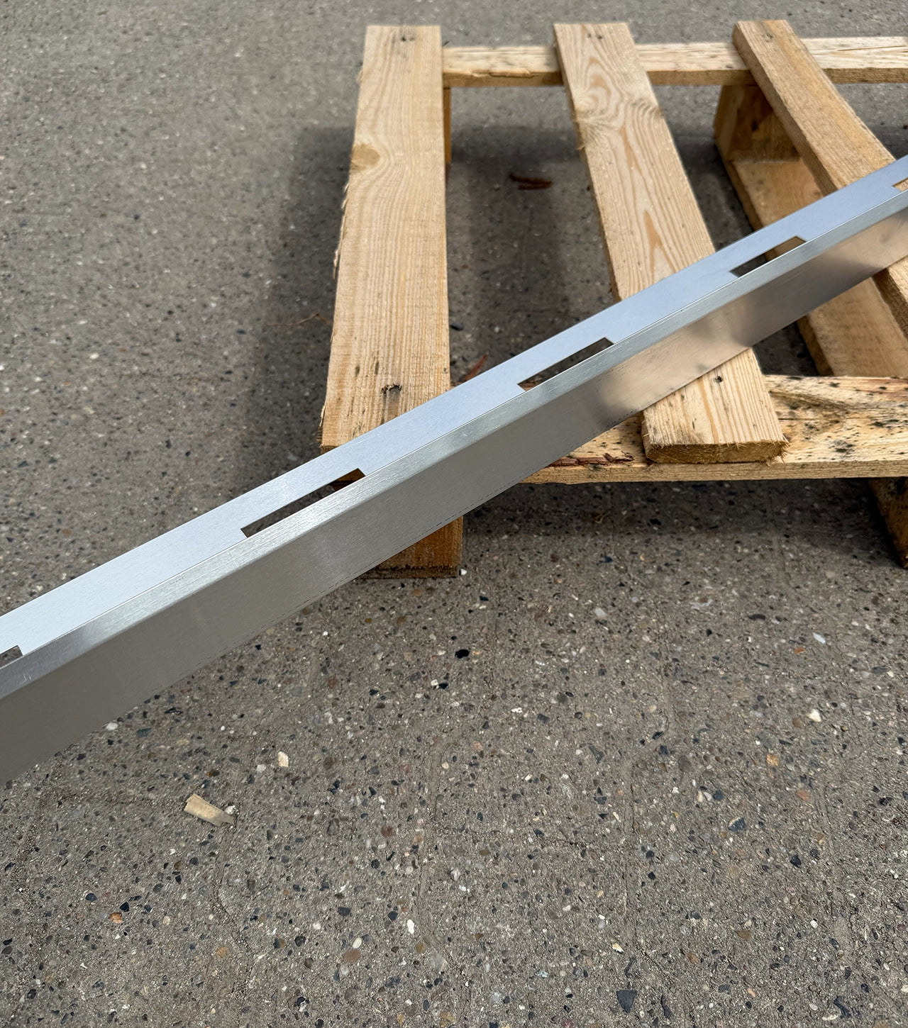 Kantprofiler uden drænhuller - Blank